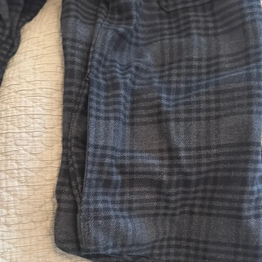 Men's Plaid Button-Up Shirt - Picture 5 of 5